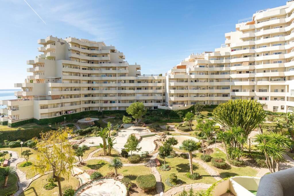 Sol Apartment - C&G Benal Beach Benalmádena Extérieur photo