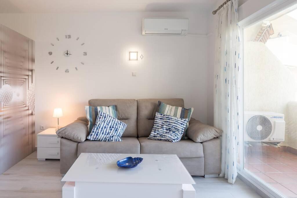 Sol Apartment - C&G Benal Beach Benalmádena Extérieur photo